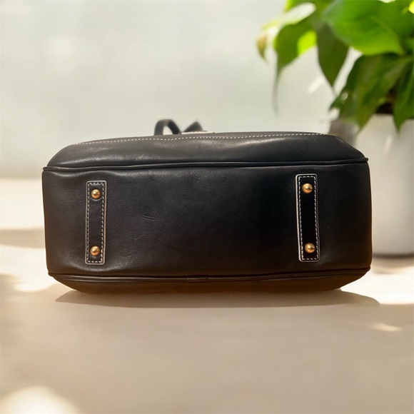Dooney & Bourke Black Florentine Edge Shopper in excellent condition. - Picture 3 of 4